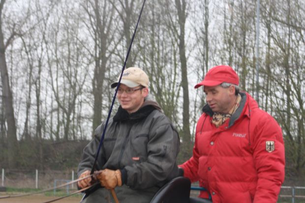 Trainer Dieter Lauterbach mit einem Schüler Trainer Dieter Lauterbach mit einem Schüler